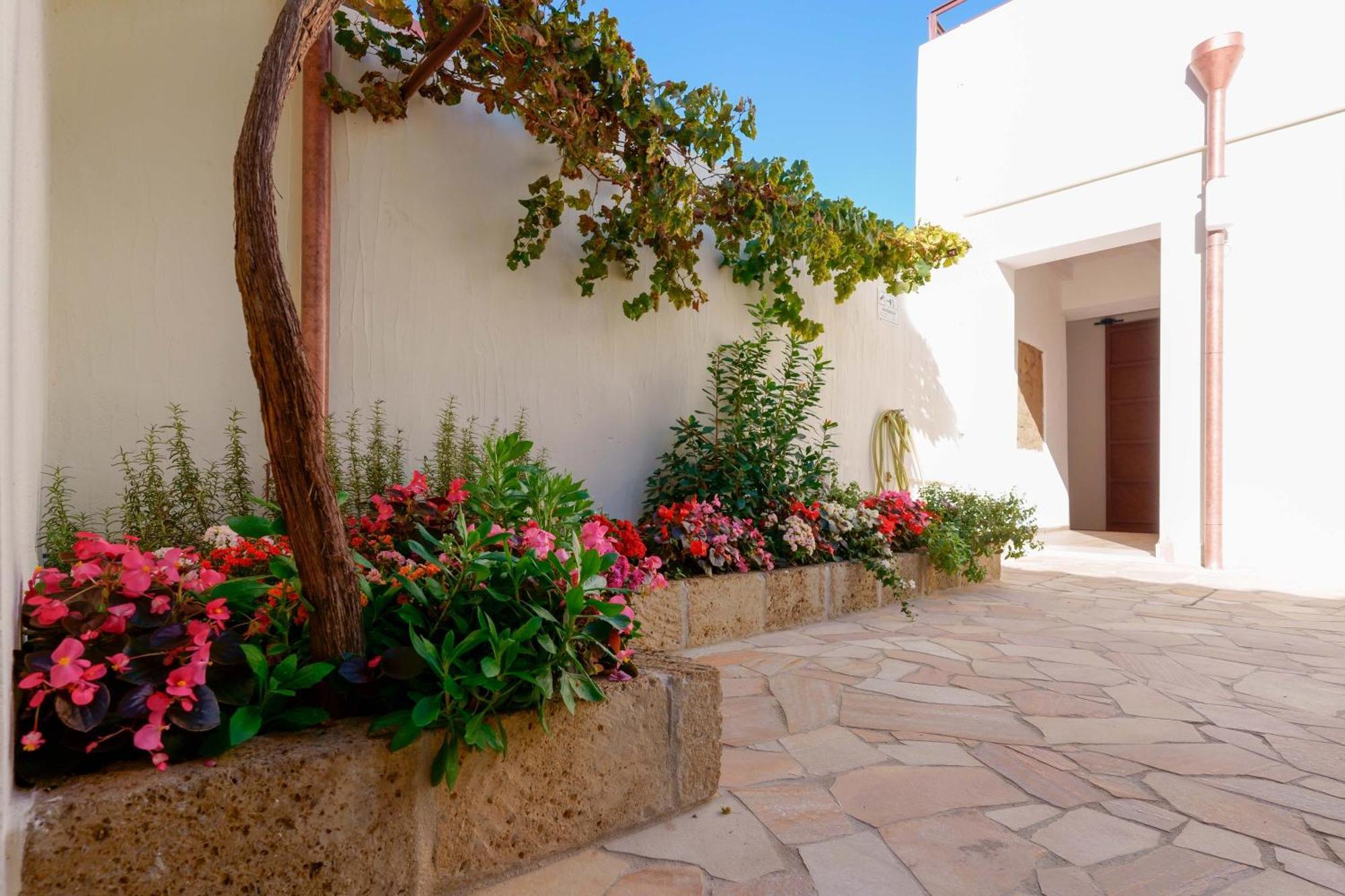 San Sperate Guest House Deidda - Ts Rooms B&B מראה חיצוני תמונה